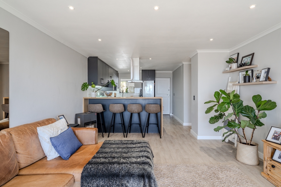 2 Bedroom Property for Sale in Vredehoek Western Cape